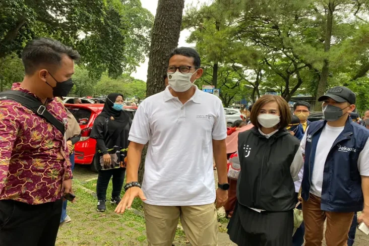Liburan Tahun Baru,...
