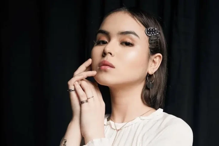 Laura Anna Ingin Beri...