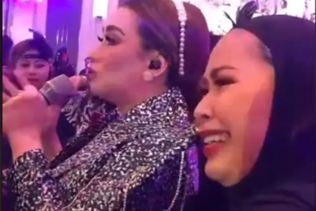 Viral! Hijab Wanita...