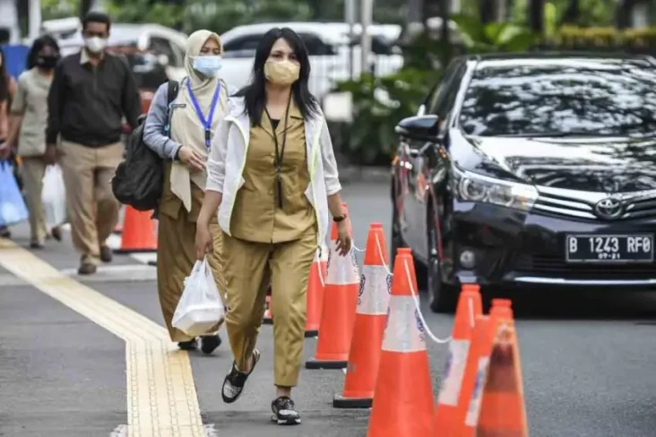 PNS di DKI Kantongnya...