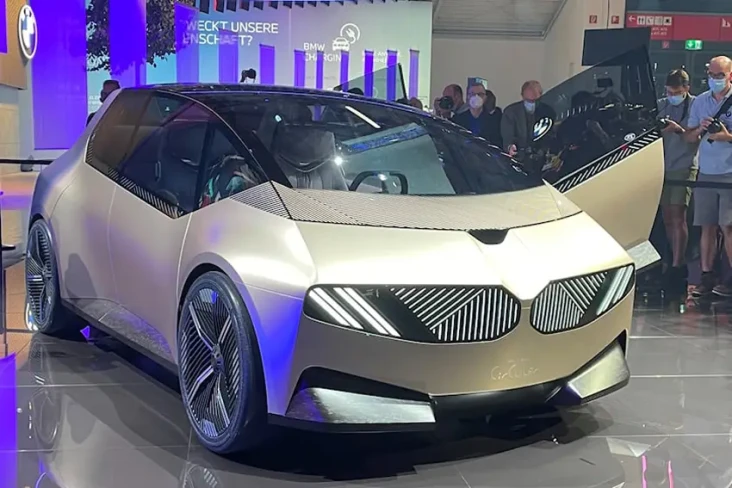BMW Akan Produksi Mobil...