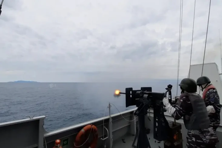 KRI Martadinata Latihan...
