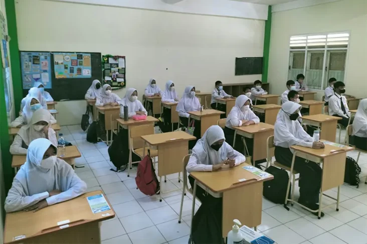 203 Sekolah Negeri di...
