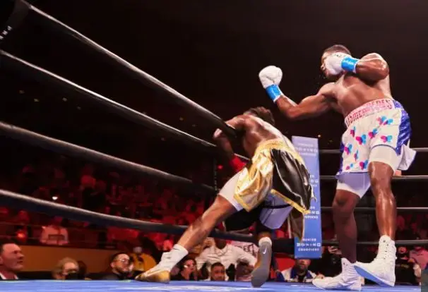 Amuk King Kong Habisi...
