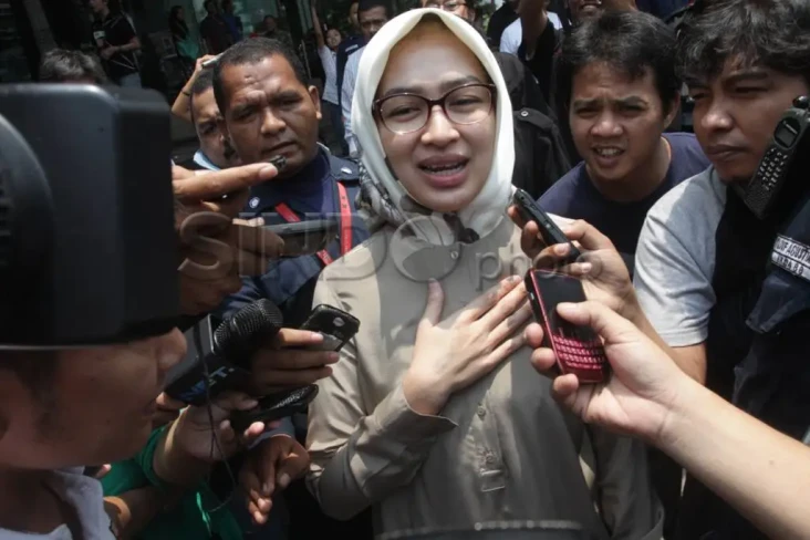 Airin Rachmi Diany Lebih...