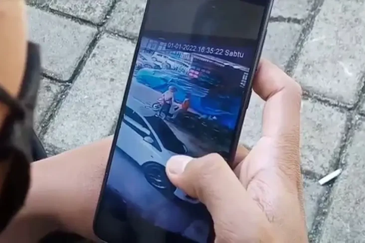 Viral! Pasangan Kekasih...