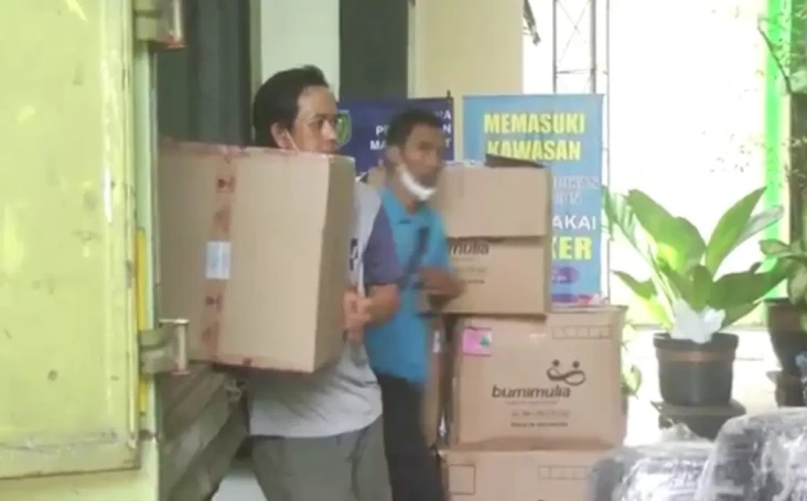 Tidak Sesuai Spesifikasi,...