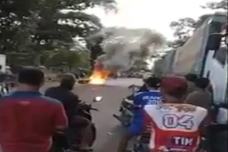 Viral! Motor yang Melaju...