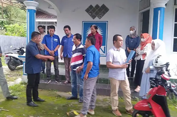 Dua Anggota Legislator...