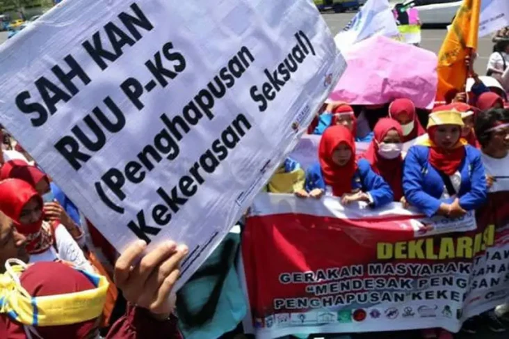 Jokowi Minta RUU TPKS...