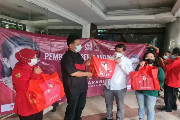 Anggota Komisi XI DPR...