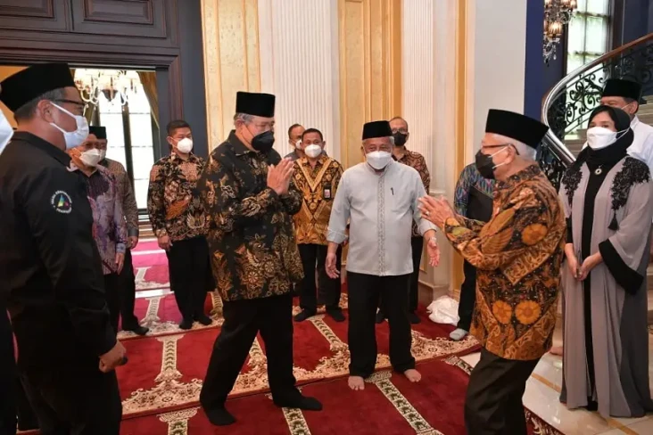 Ibunda Chairul Tanjung...