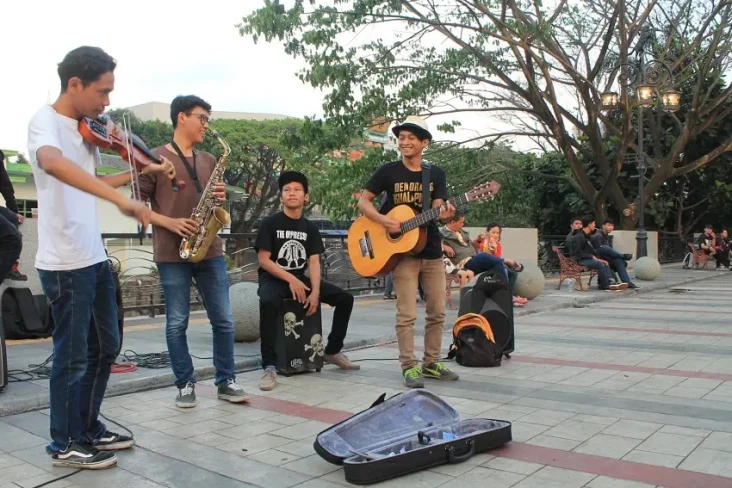 Rumah Musik Harry Roesli,...