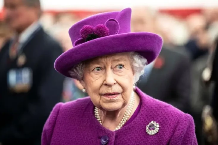 Ratu Inggris Elizabeth...