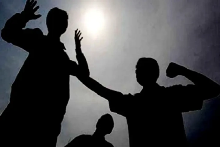 Bandung Gempar, Belasan...