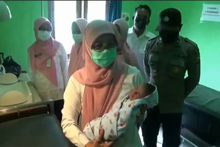 Penampakan Wajah Bayi...