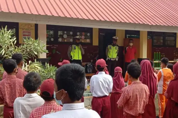 Polres Lutim Sosialisasi...