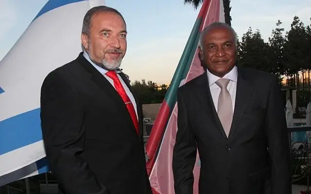 Israel Berunding untuk...