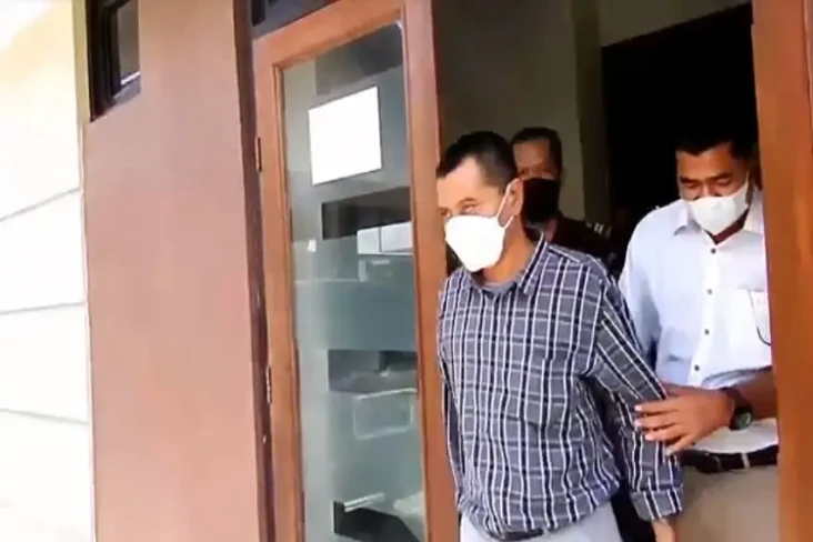 Korupsi Dana Pembebasan...