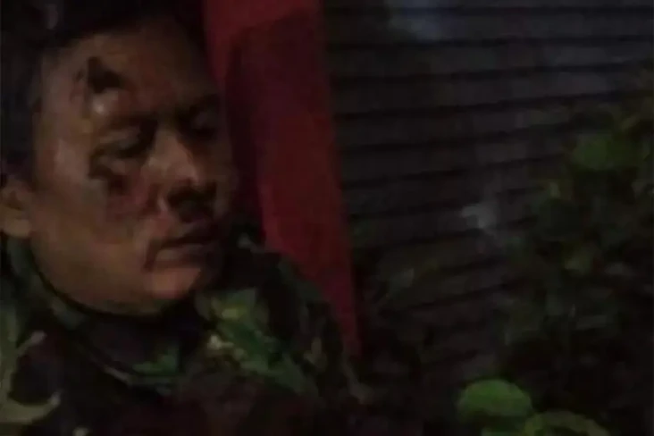 Hindari Pengamen Ondel-ondel,...