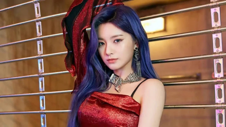 Aksi Yiren EVERGLOW...