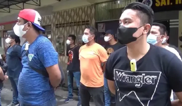 Penampakan Polisi di...