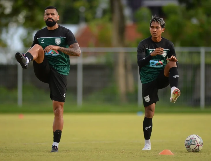 Borneo FC vs Persik...