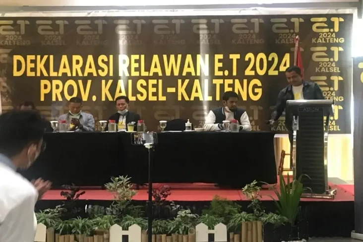 Relawan di Kalimantan...
