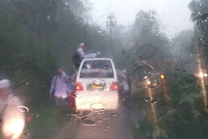 Hujan Angin Terjang...