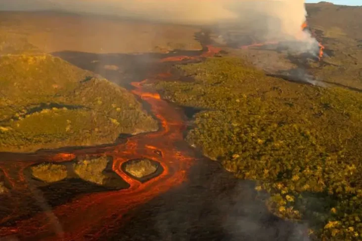 Gunung Berapi di Galapagos...