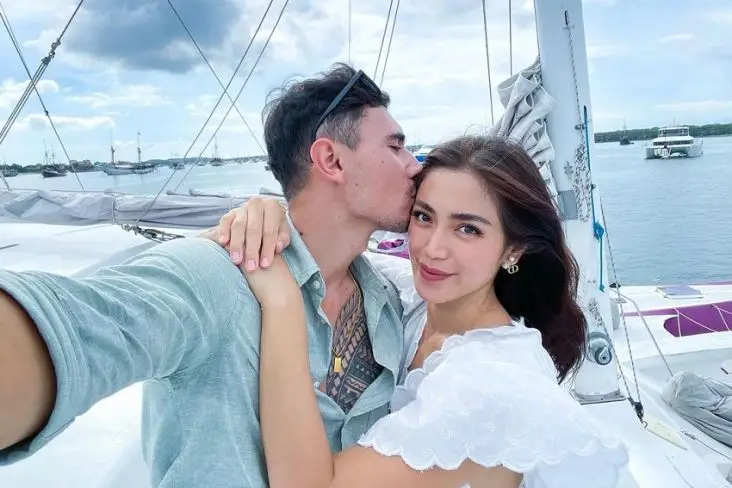 Jessica Iskandar Bagikan...