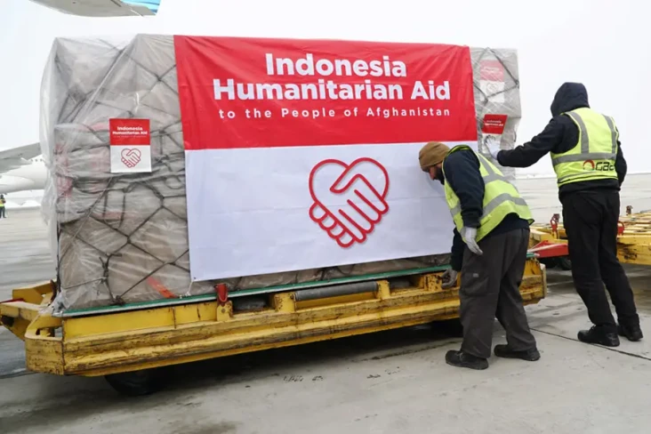 Dua Pesawat Bantuan...