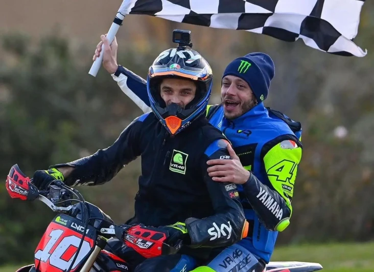 Valentino Rossi Beberkan...