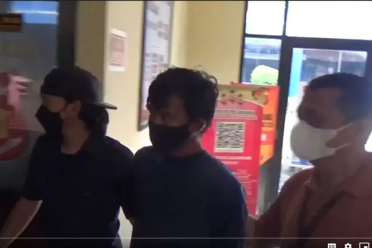Buron Usai Mencuri dan...