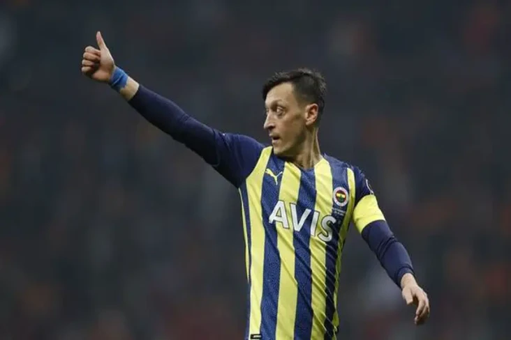 3 Alasan Mesut Ozil...