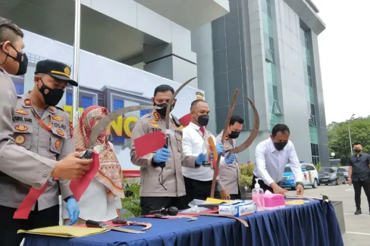 Bekuk Puluhan Anggota...