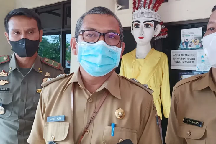 Tes PCR dan Antigen,...