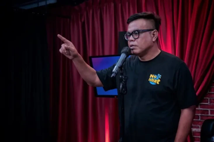 Abdel Berhenti Pakai...