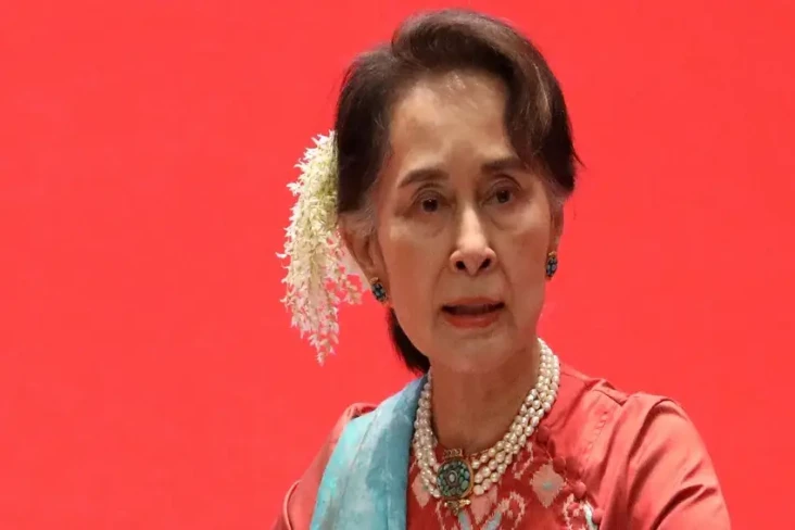 Hukuman Aung San Suu...