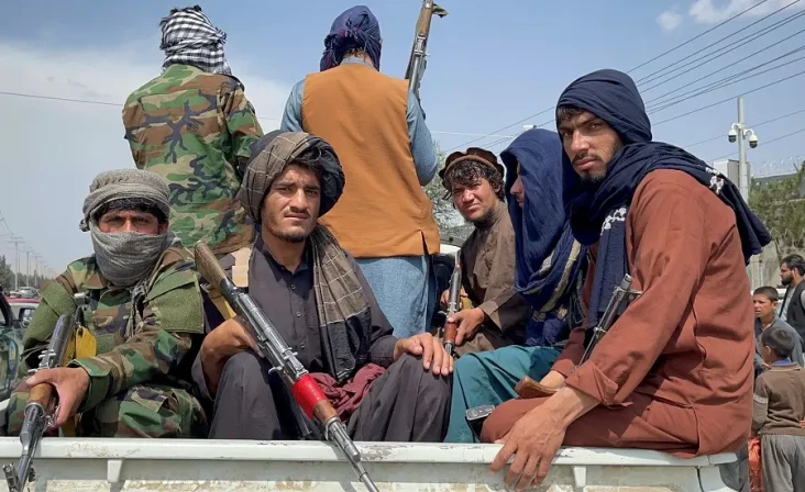 Taliban Resmi Rekrut...