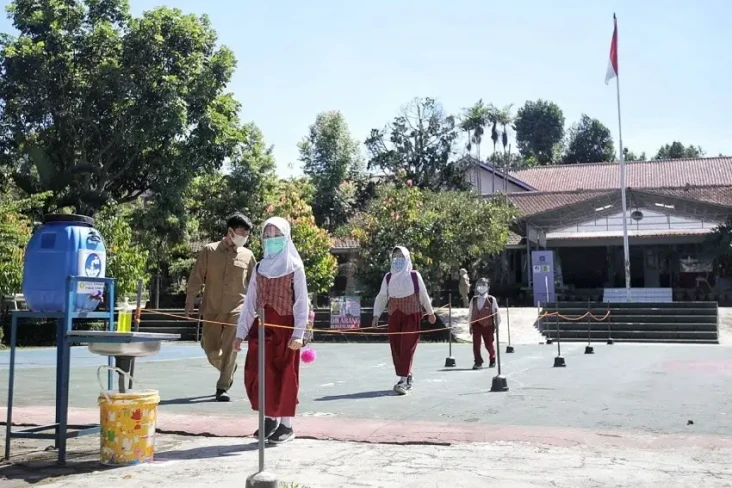 Hari Ini 330 Sekolah...