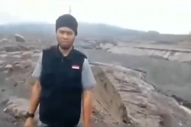 Sesajen di Semeru Ditendang...