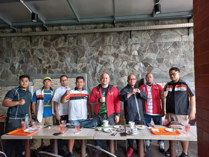 Cari Presiden yang Sah,...