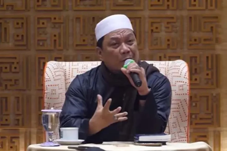 Ustaz Yahya Waloni Divonis...