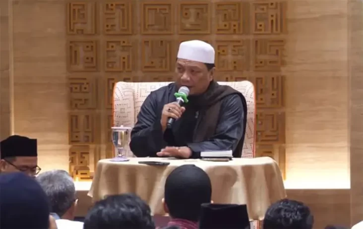 Ustaz Yahya Waloni Divonis...