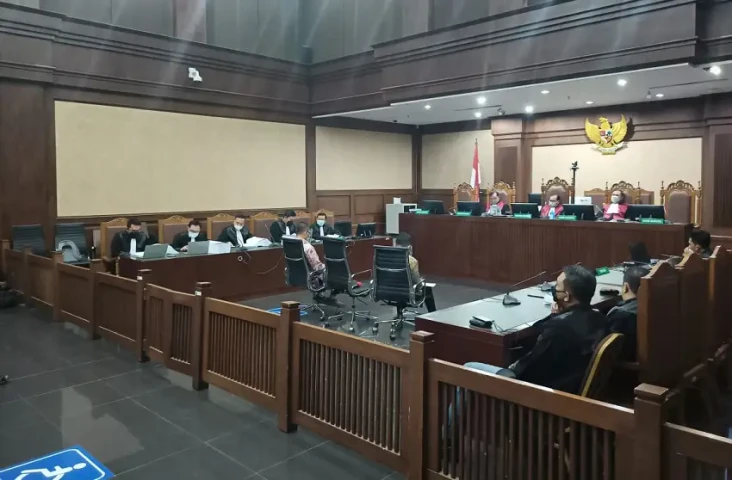 Dua Pejabat Pajak Dituntut...