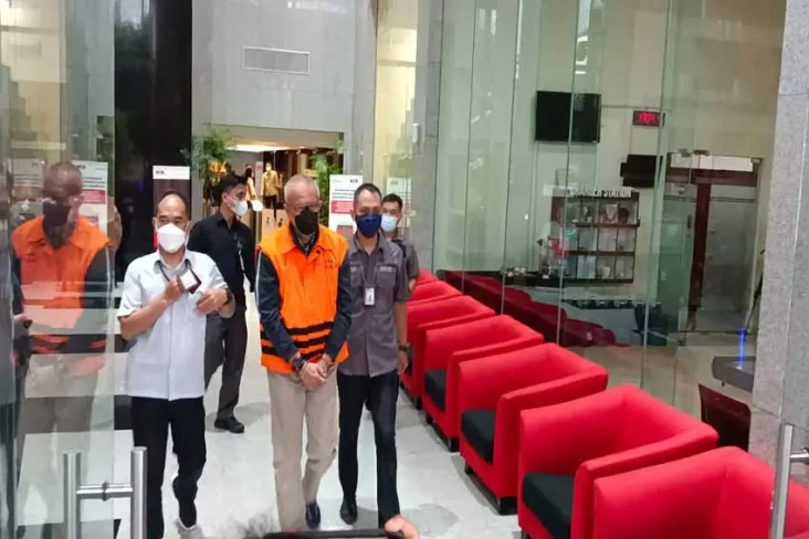 KPK Tahan Satu Tersangka...