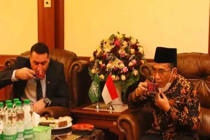 Kunjungi PBNU, Dubes...
