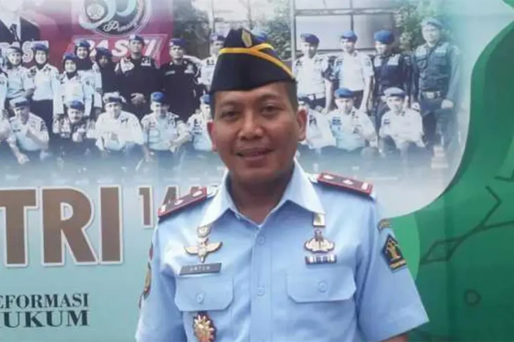 Dituntut 2,5 Tahun Penjara,...