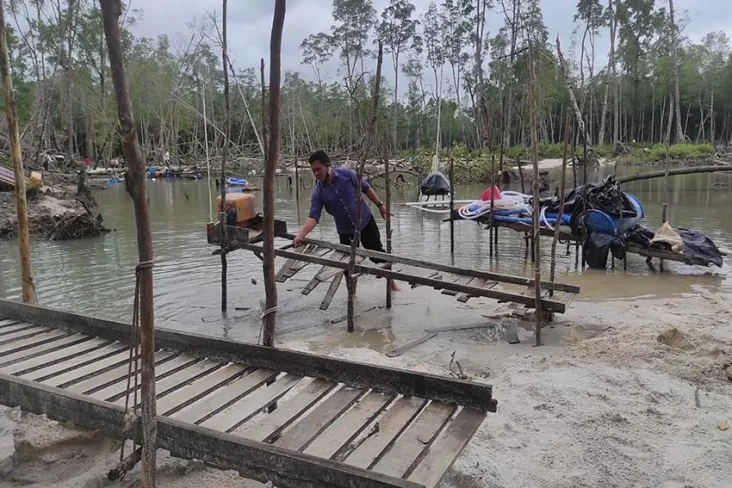 Tambang Timah Ilegal...